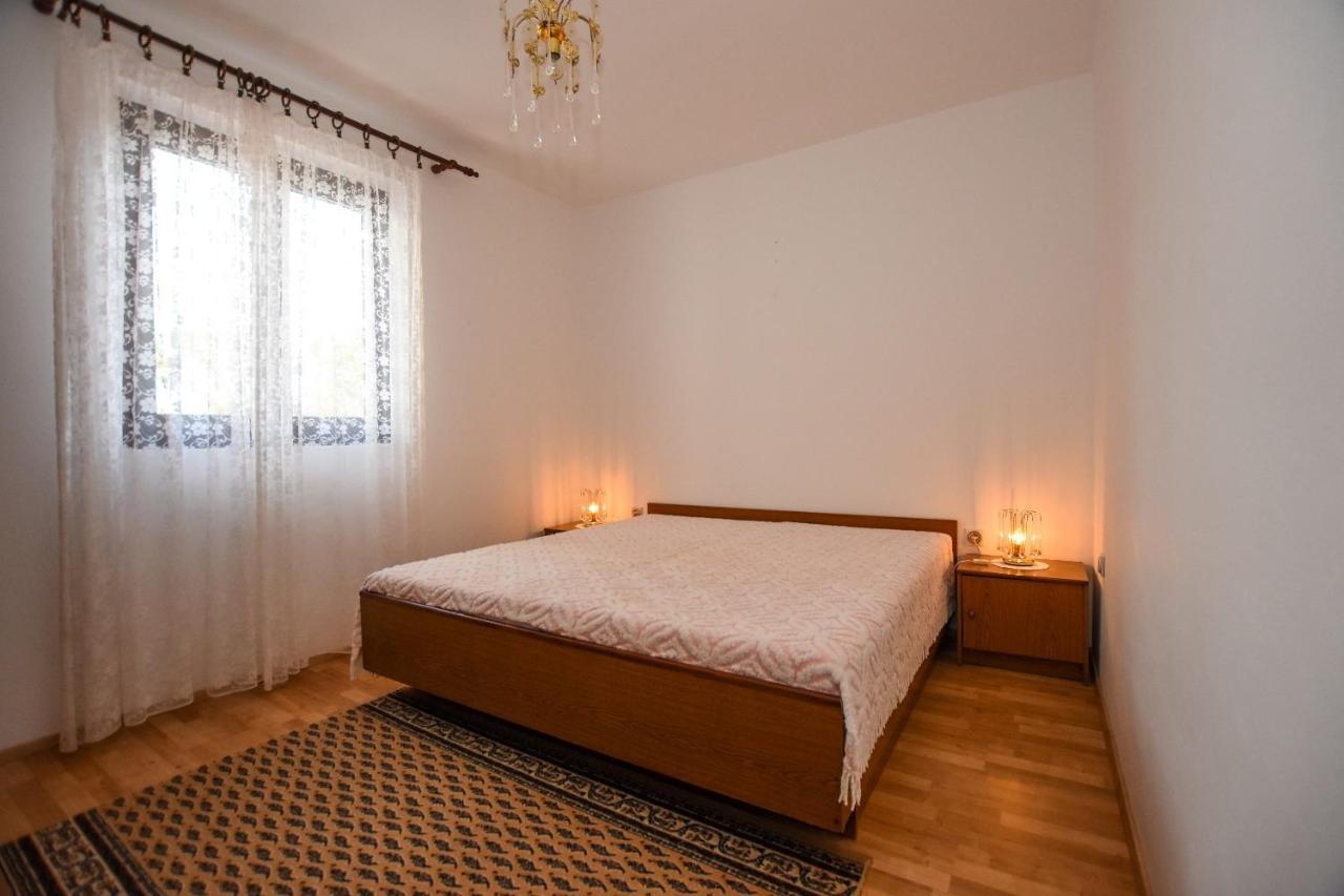 Apartments Luce - Family Friendly & Parking Паг Екстериор снимка