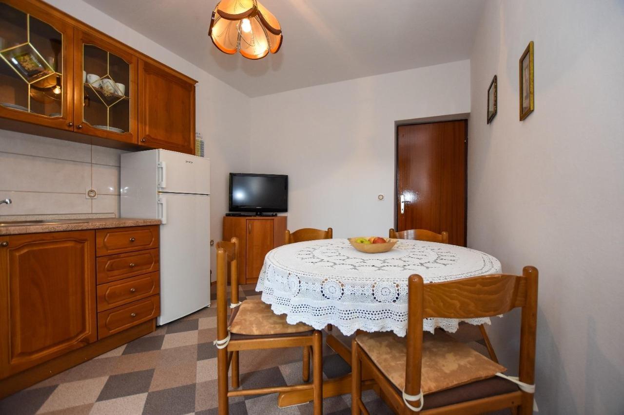 Apartments Luce - Family Friendly & Parking Паг Екстериор снимка