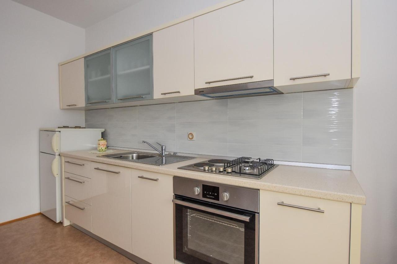Apartments Luce - Family Friendly & Parking Паг Екстериор снимка