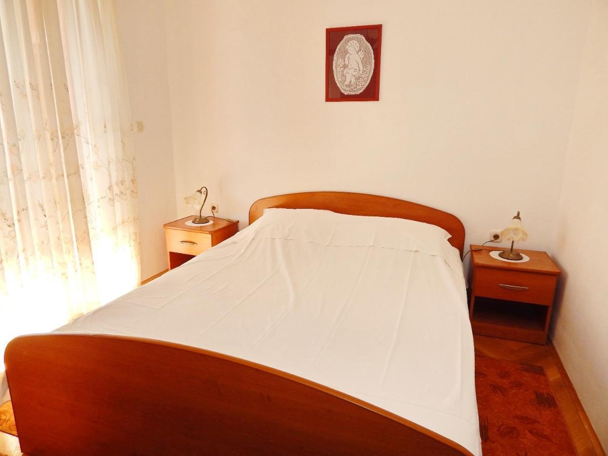 Apartments Luce - Family Friendly & Parking Паг Екстериор снимка