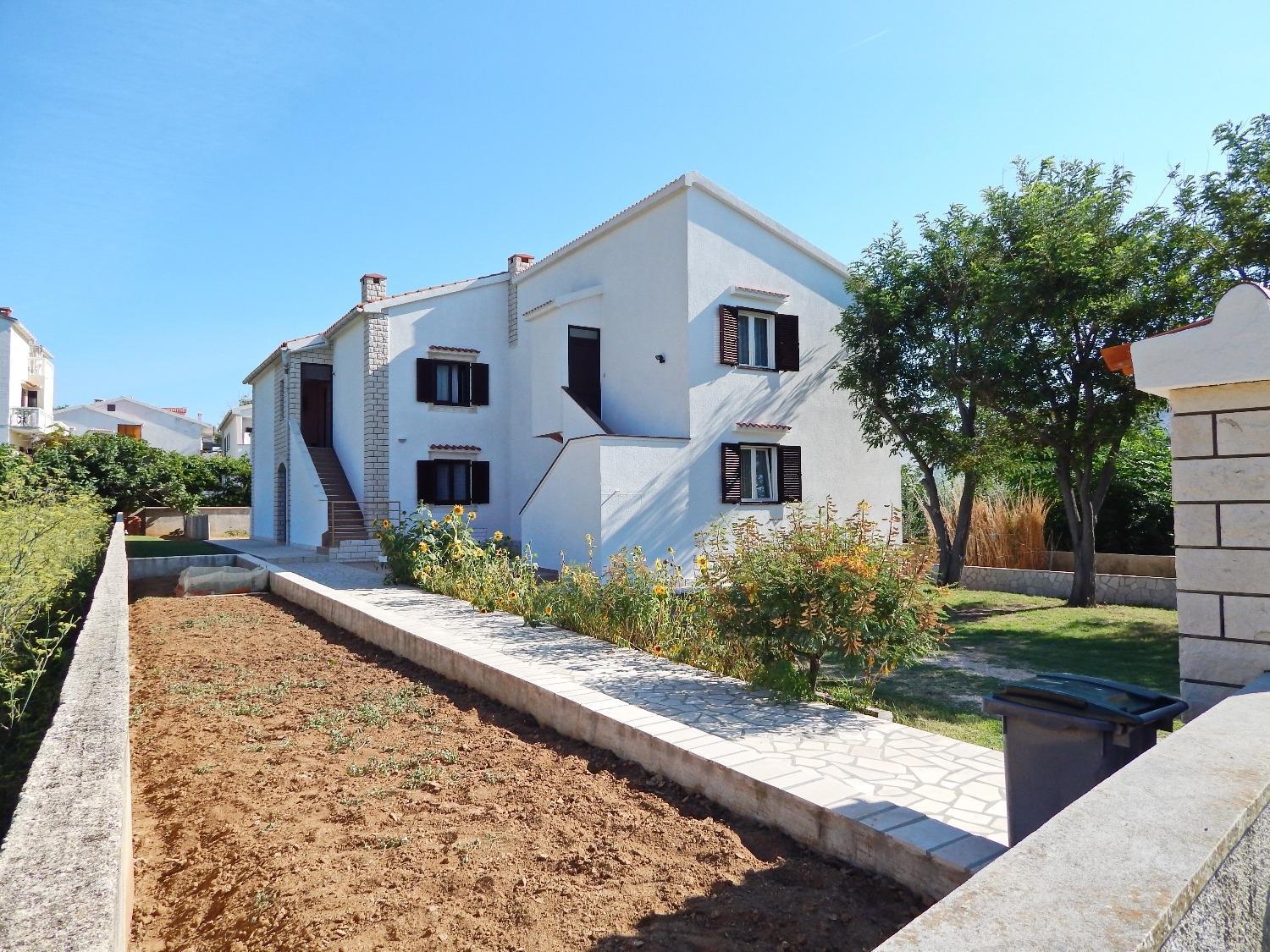 Apartments Luce - Family Friendly & Parking Паг Екстериор снимка